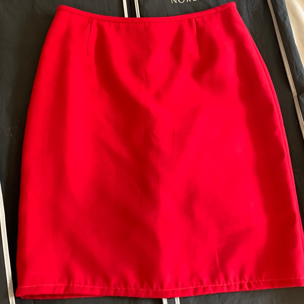 Red lined mini skirt